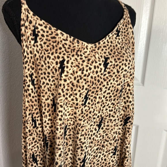 Torrid Leopard and Lightning Print Top - Size 3/3X - Picture 2 of 4